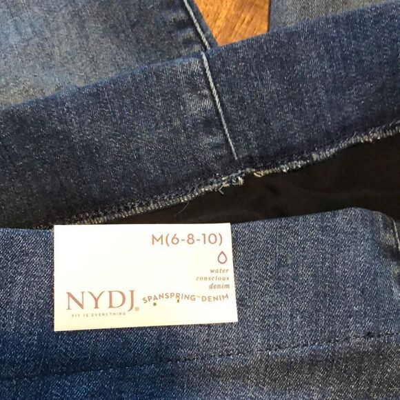NYDJ Spanspring Pull-On Dakota Capri Jeans- Caliente Size medium - Picture 10 of 11